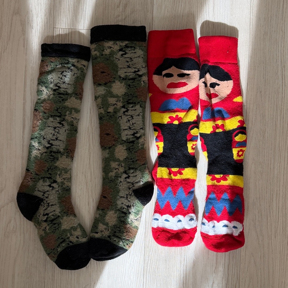 Women’s Burton snowboarding socks Size small US 5-8. 2 pairs